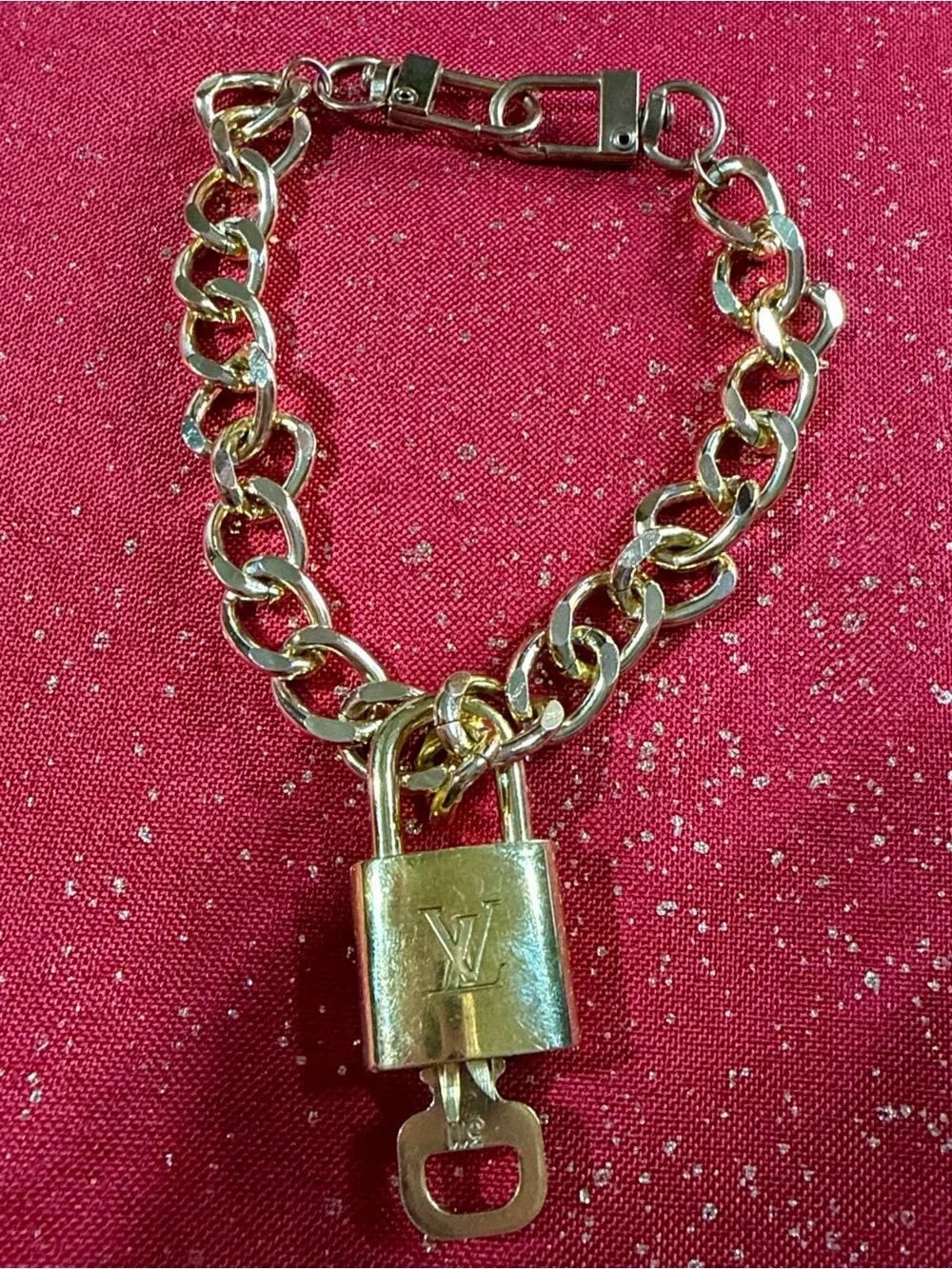 Louis Vuitton lock n key#311 with chain